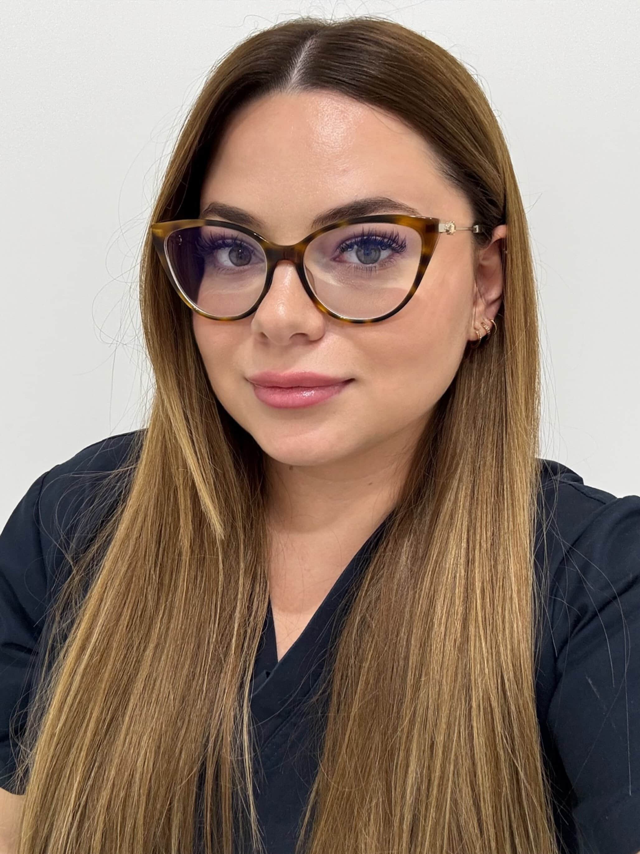 Dr. Barna Zsófia